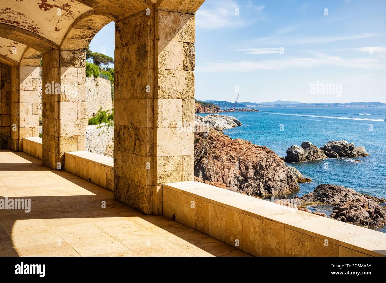 Arches of the Sa Conca viewpoint where the coastal path from Sa Conca to Platja d'Aro passes. Sant Feliu de Guixols, Costa Brava, Catalonia, Spain Stock Photo