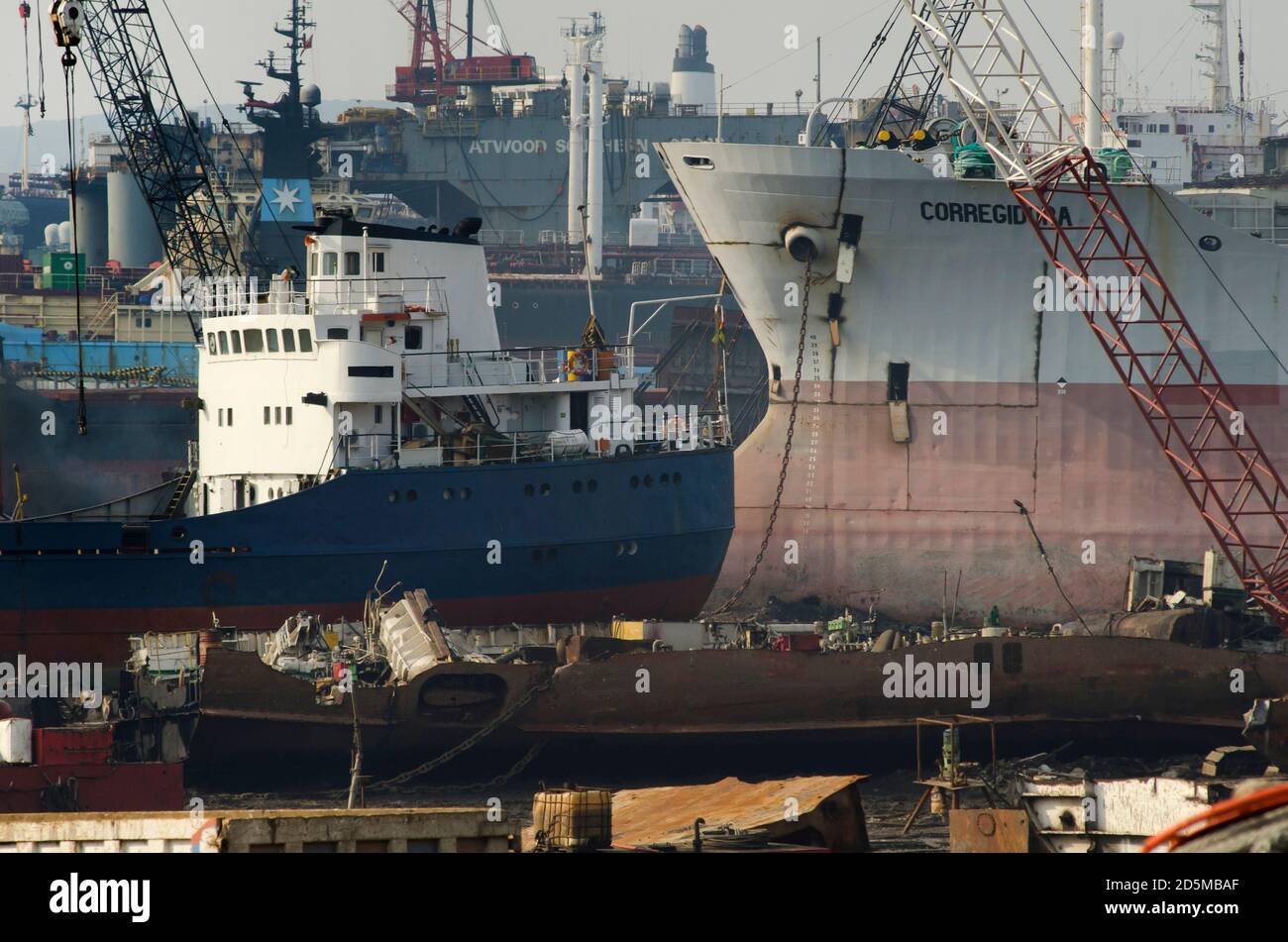 Turkish ship breaking yards aliaga hi-res stock photography and images -  Alamy