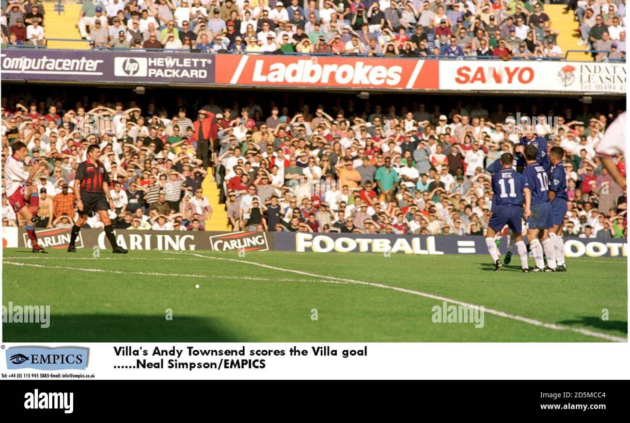 Villa's Andy Townsend scores the Villa goal ......Neal Simpson/EMPICS Stock Photo