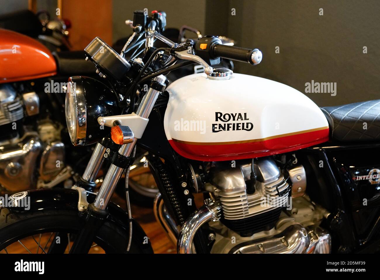 Bordeaux , Aquitaine / France - 10 01 2020 : Royal Enfield tank logo sign  on motorcycle white red side detail of vintage indian motorbike Stock Photo  - Alamy