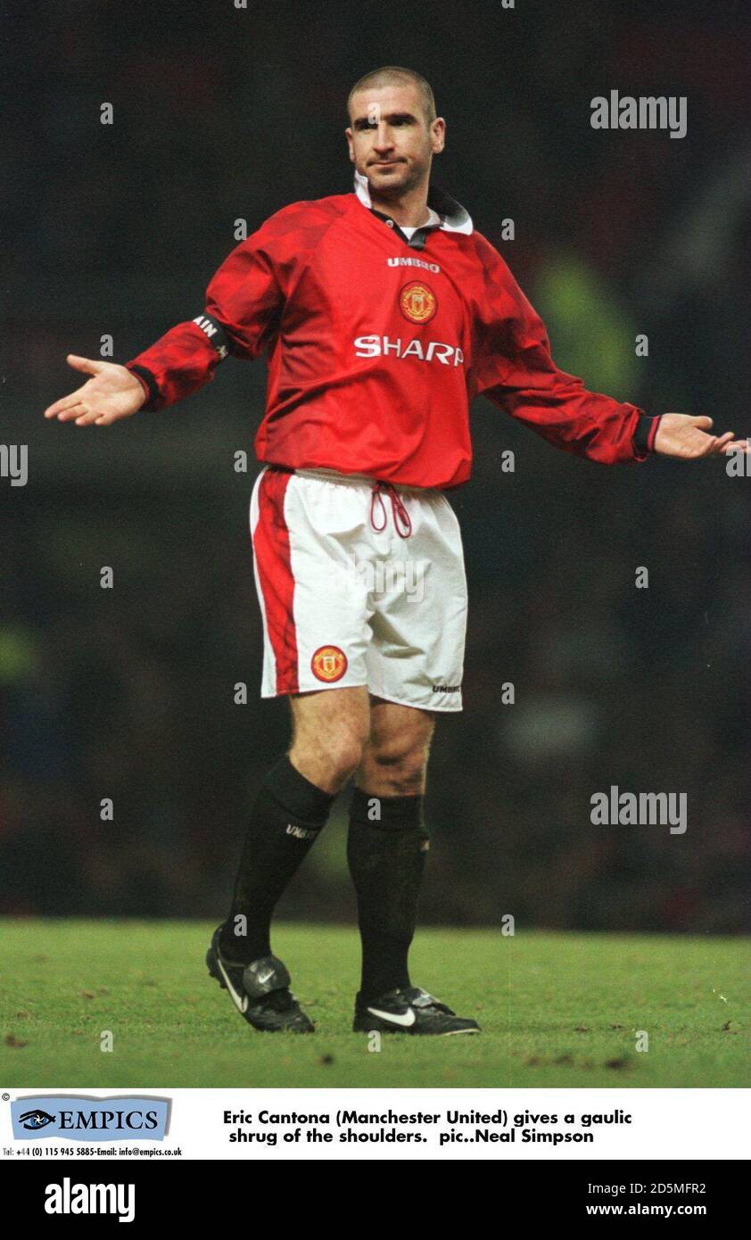 ERIC CANTONA  写真パネル 52 Eric Cantona Crystal Palace Photos & High Res Pictures