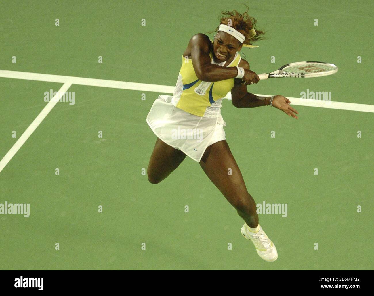Serena Williams in action during her match against Lindsay Davenport Stock Photo