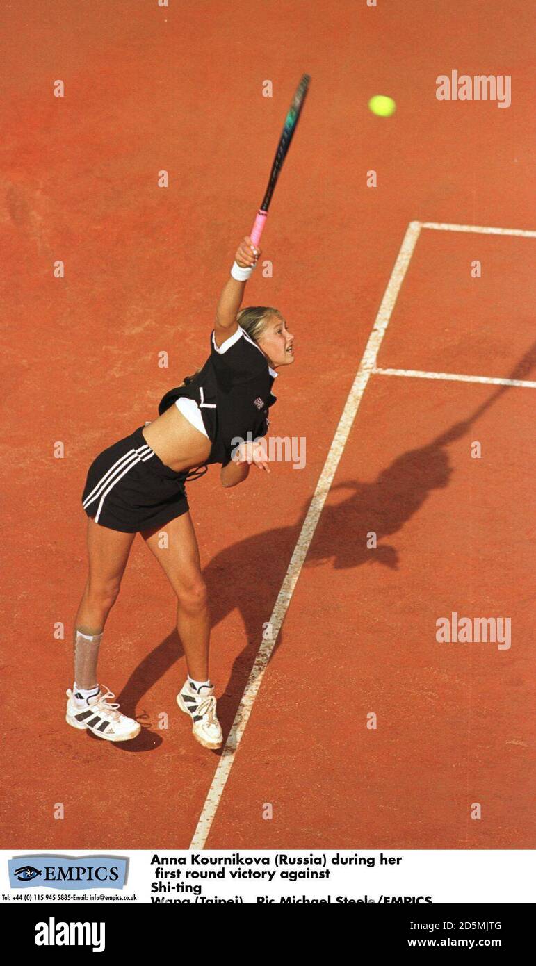 Anna Kournikova (Russia) during her first round victory againstrShi-ting Wang (Taipei) Stock Photo