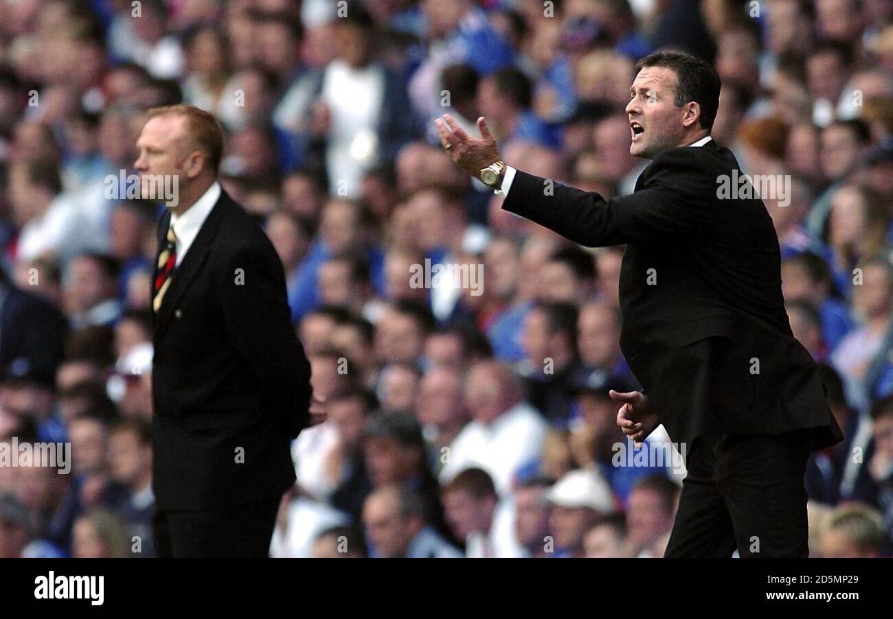 Rangers' Alex McLeish stands back as debutant manager Livingston's Paul ...
