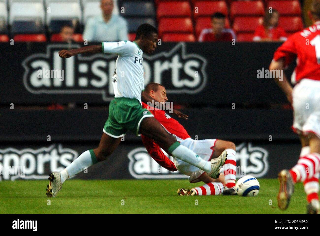 Charlton Athletic's Chris Perry and Feyenoord's Salomon Kalou Stock Photo -  Alamy