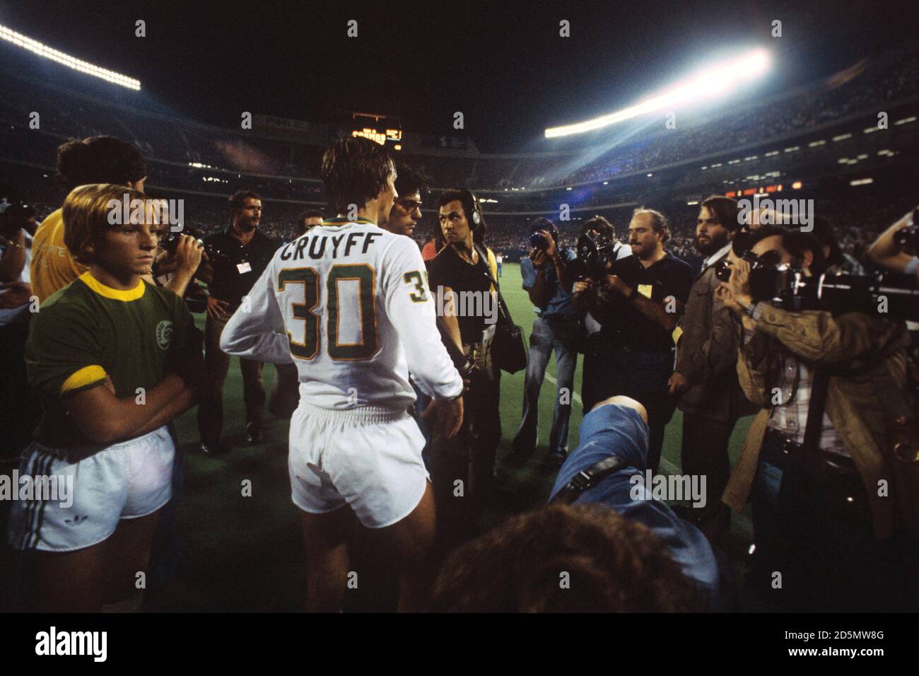 Johan Cruyff, of New York Cosmos, is surrounded by media attention Stock Photo Alamy Johan Cruyff, of New York Cosmos, is surrounded by media attention Stock Photo Alamy
