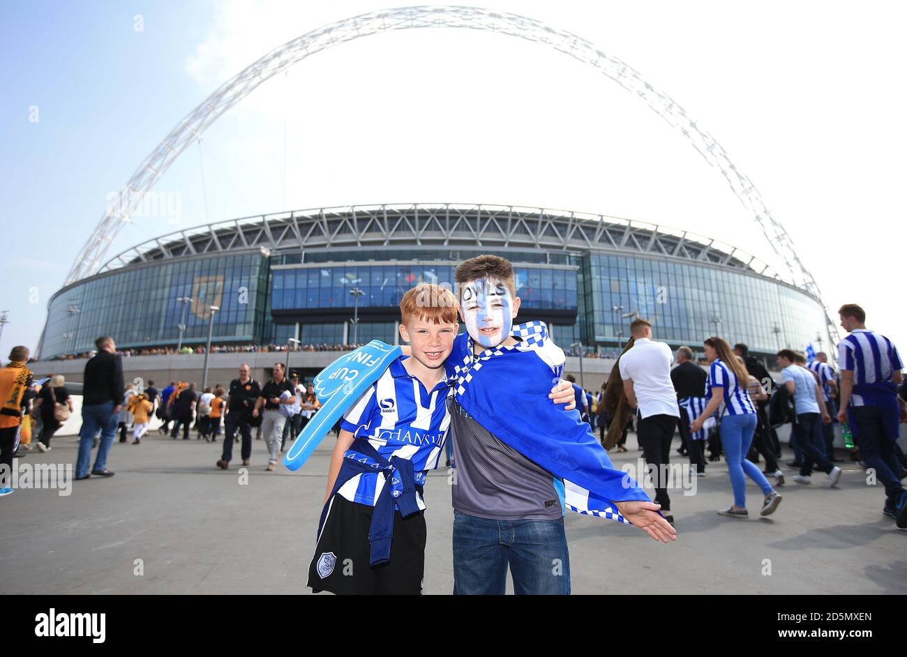 Sheffield wednesday fans show their support hires stock photography