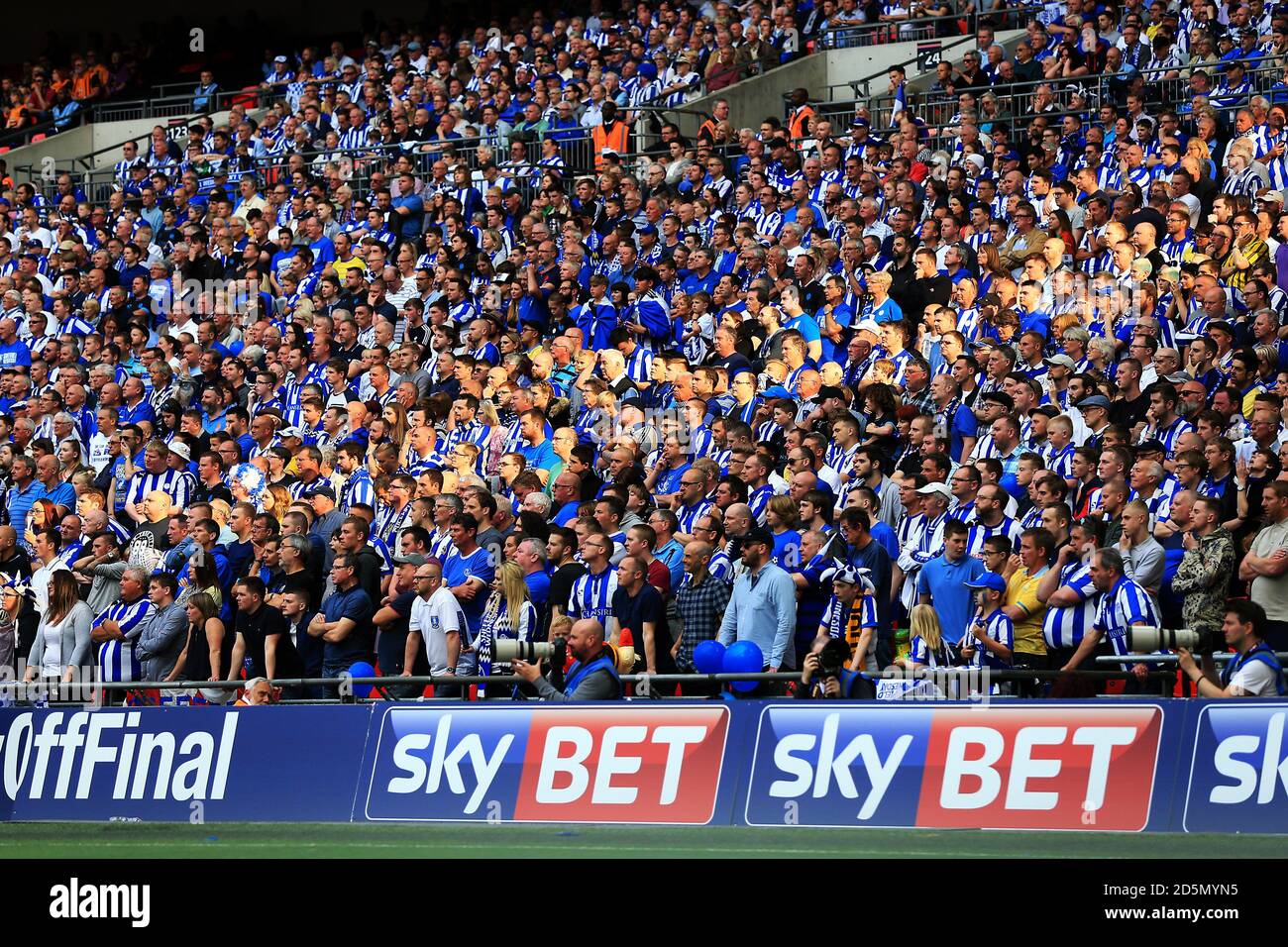 Sheffield Wednesday fans in the stands at Wembley Stadium Stock Photo