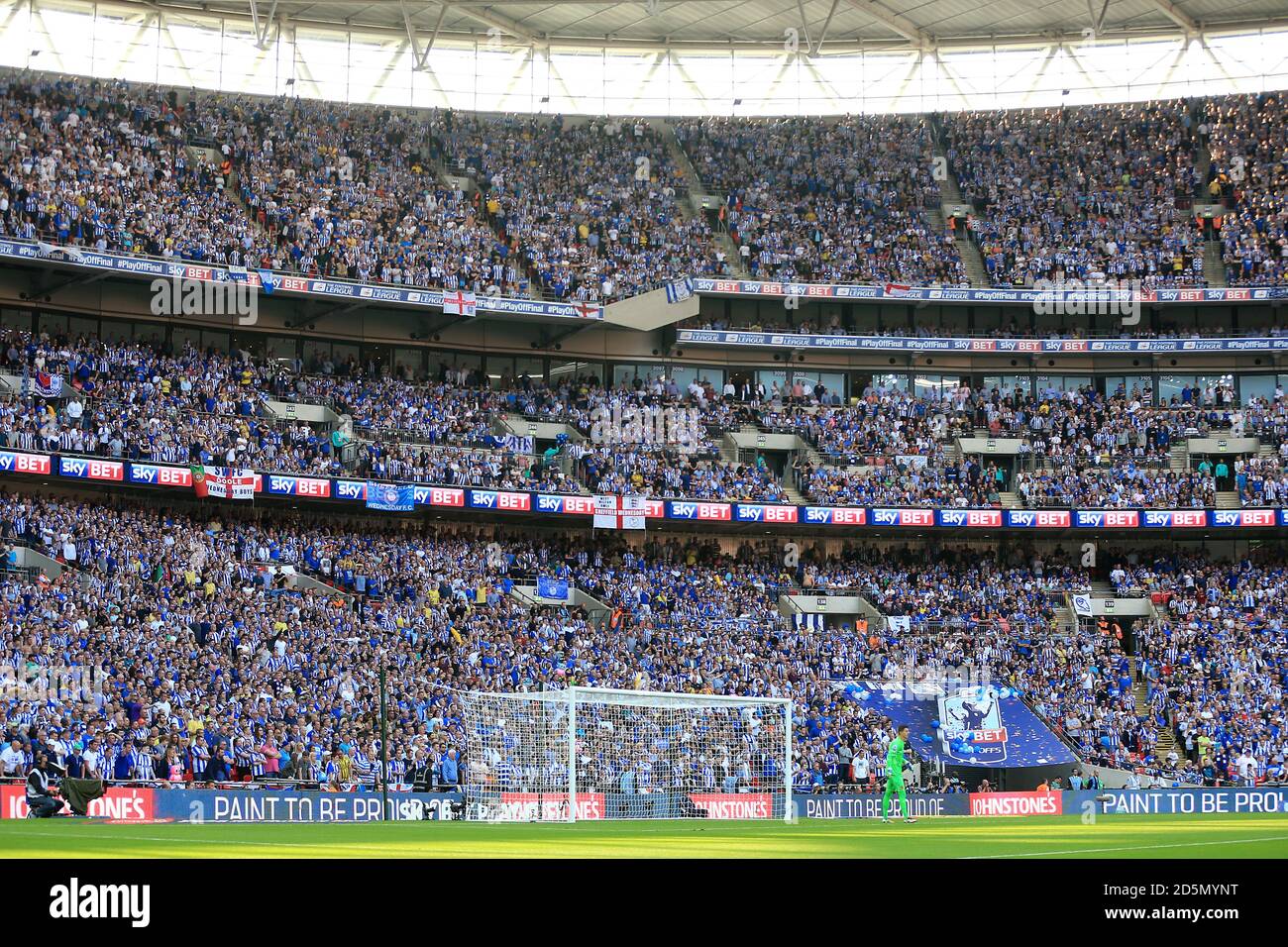 Sheffield Wednesday fans in the stands at Wembley Stadium Stock Photo