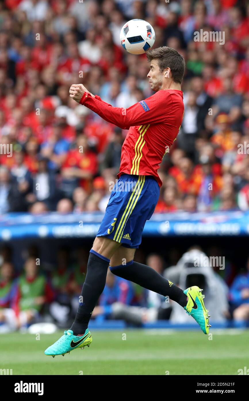 Spain's Gerard Pique Stock Photo - Alamy