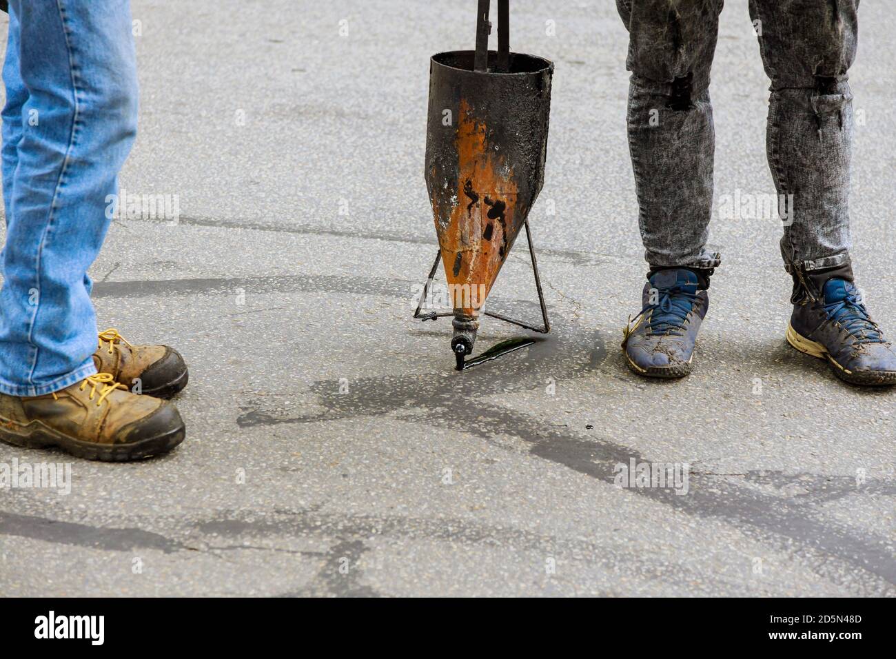 Asphalt crack filler asphalt crack repair, liquid, joint sealant joint seal restoration work