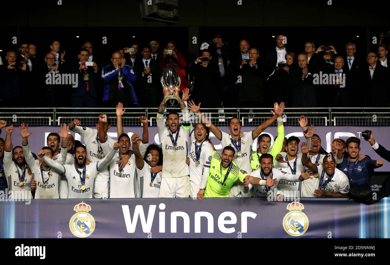 Real Madrid's Sergio Ramos lifts the UEFA European Super Cup trophy Stock  Photo - Alamy