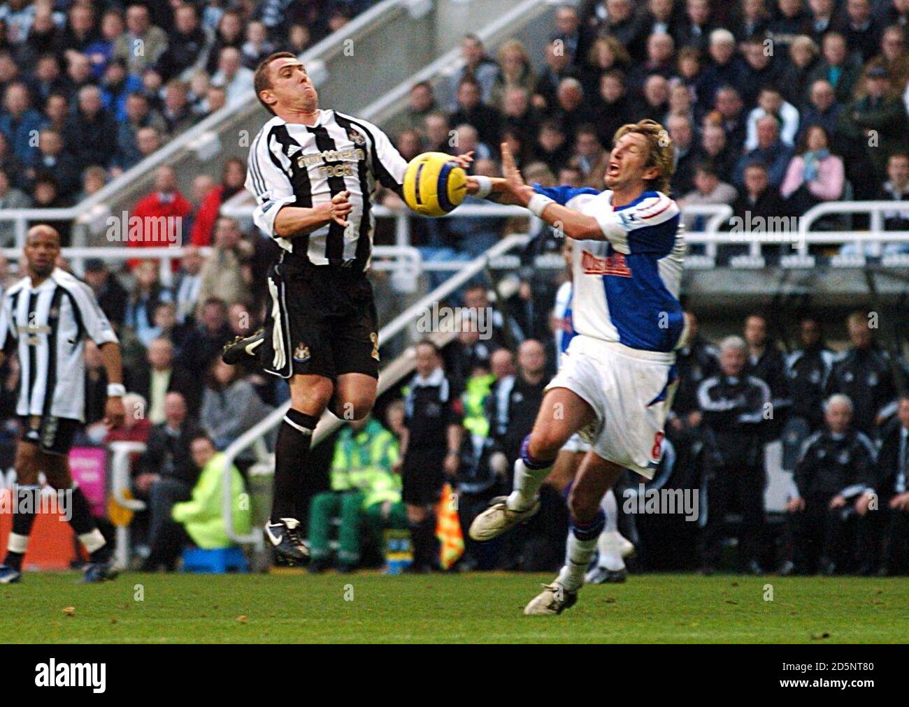 Newcastle United's Lee Clark and Blackburn Rovers' Robbie Savage clash  Stock Photo - Alamy