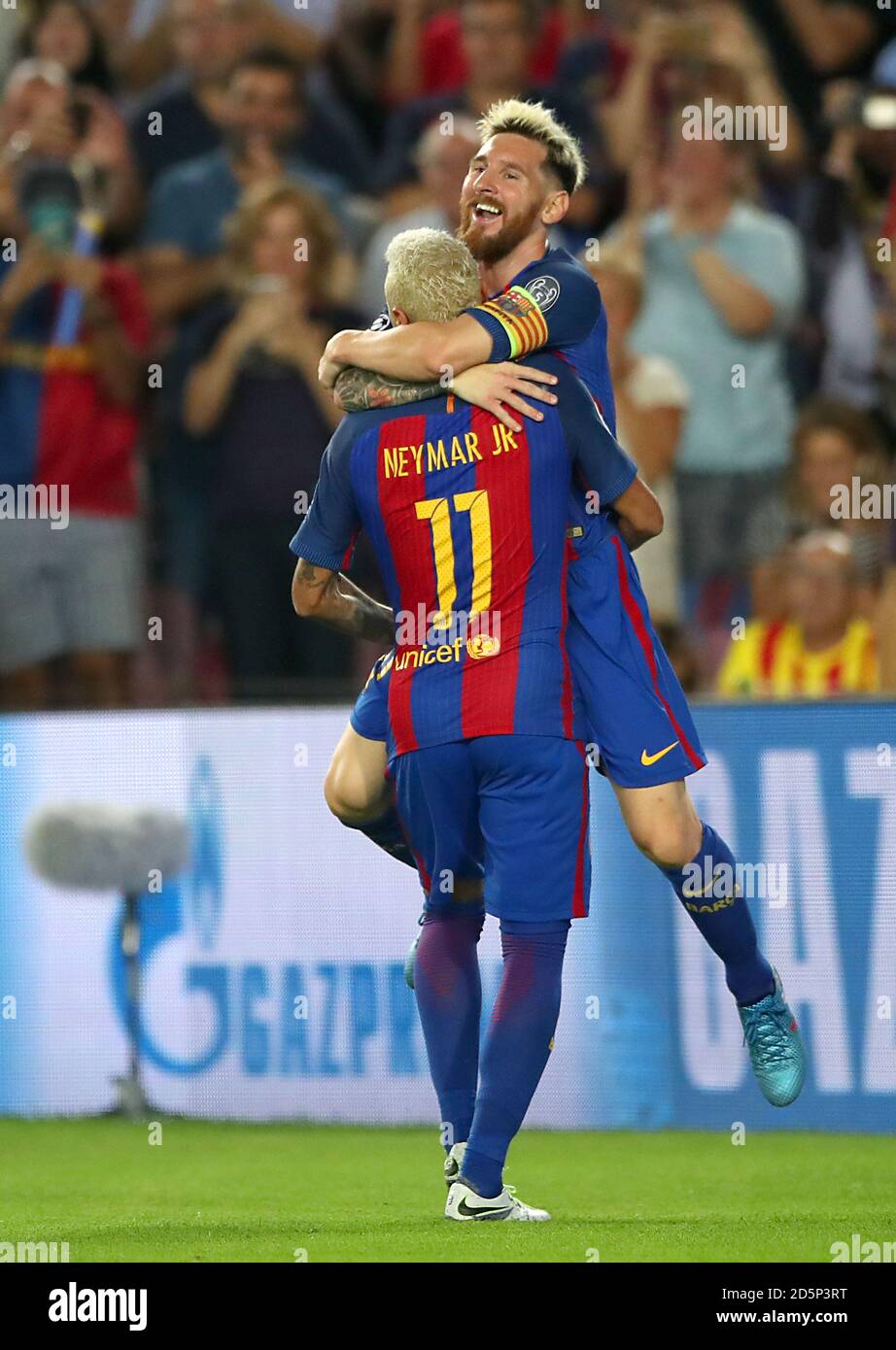 Barcelona's Lionel Messi celebrates scoring his sides second goal of the  match with team mate Junior Neymar Stock Photo - Alamy