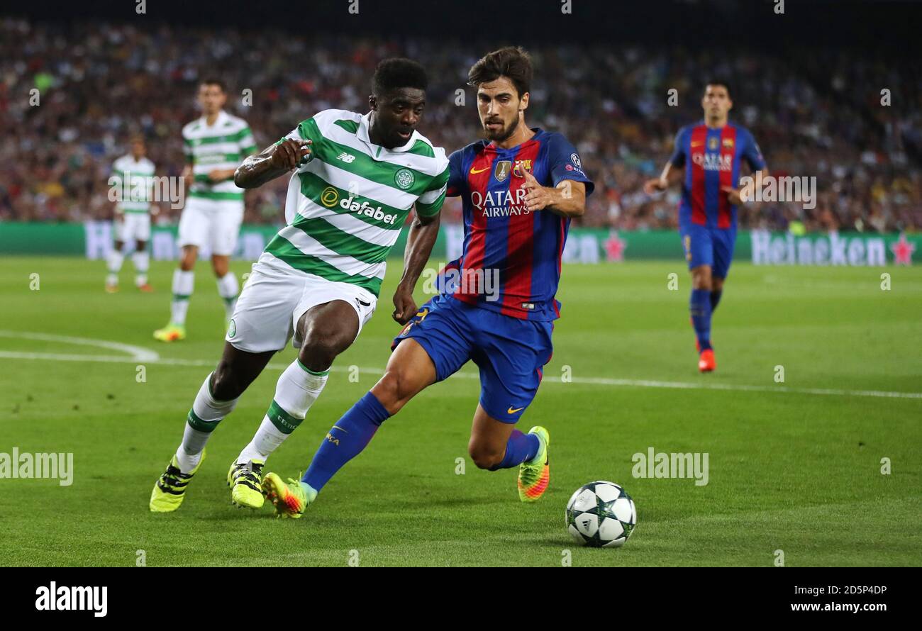 Barcelona's Andrew Gomes (right) and Celtic's Kolo Toure battle for the ball  Stock Photo
