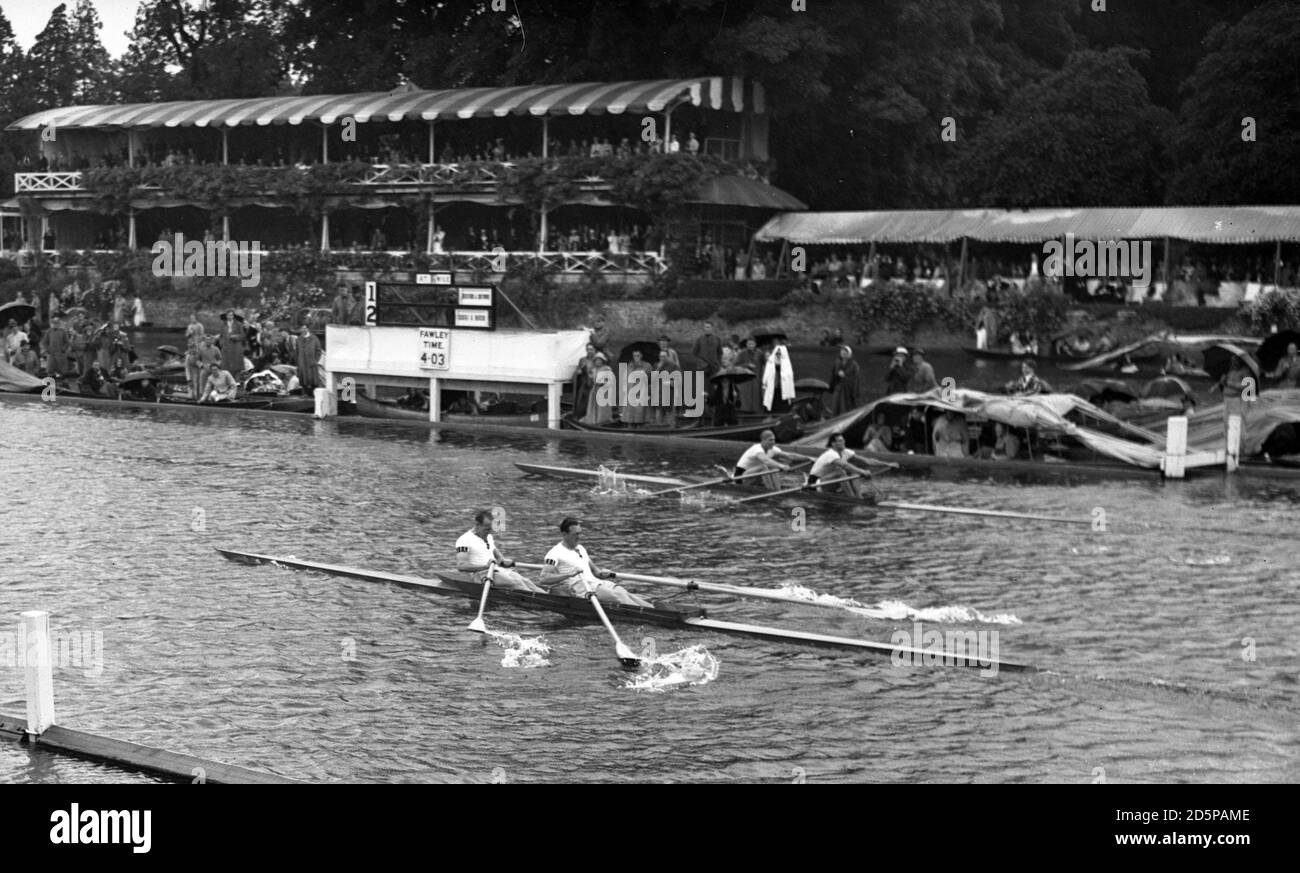 Thames Rowing Club and the Societa Canottieri 'Nettuno' di Trieste (Italy) dead-heating in the final of the Centenary Double Sculling Race at Henley. Stock Photo
