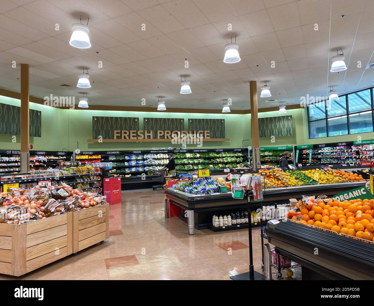 Orlando,FL/USA 10/2/20 The fresh produce aisle of a Schnucks grocery