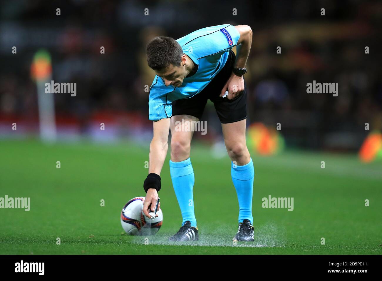 referee-benoit-bastien-uses-his-vanishing-spray-stock-photo-alamy