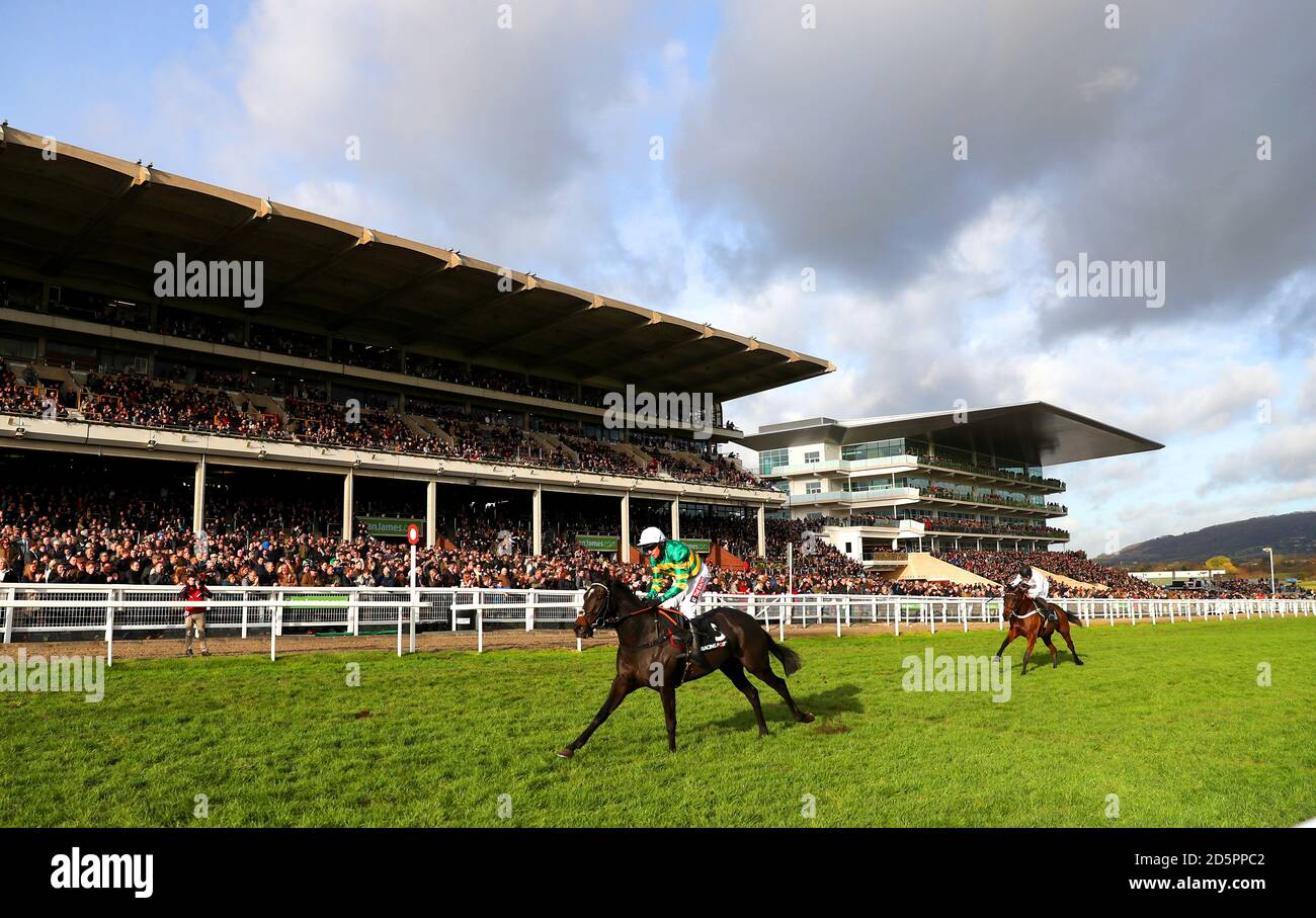 Le Prezien ridden by Barry Geraghty wins the Racing Post Arkle Trophy Trial Novicees Chase during The Open Sunday at Cheltenham Racecourse Stock Photo