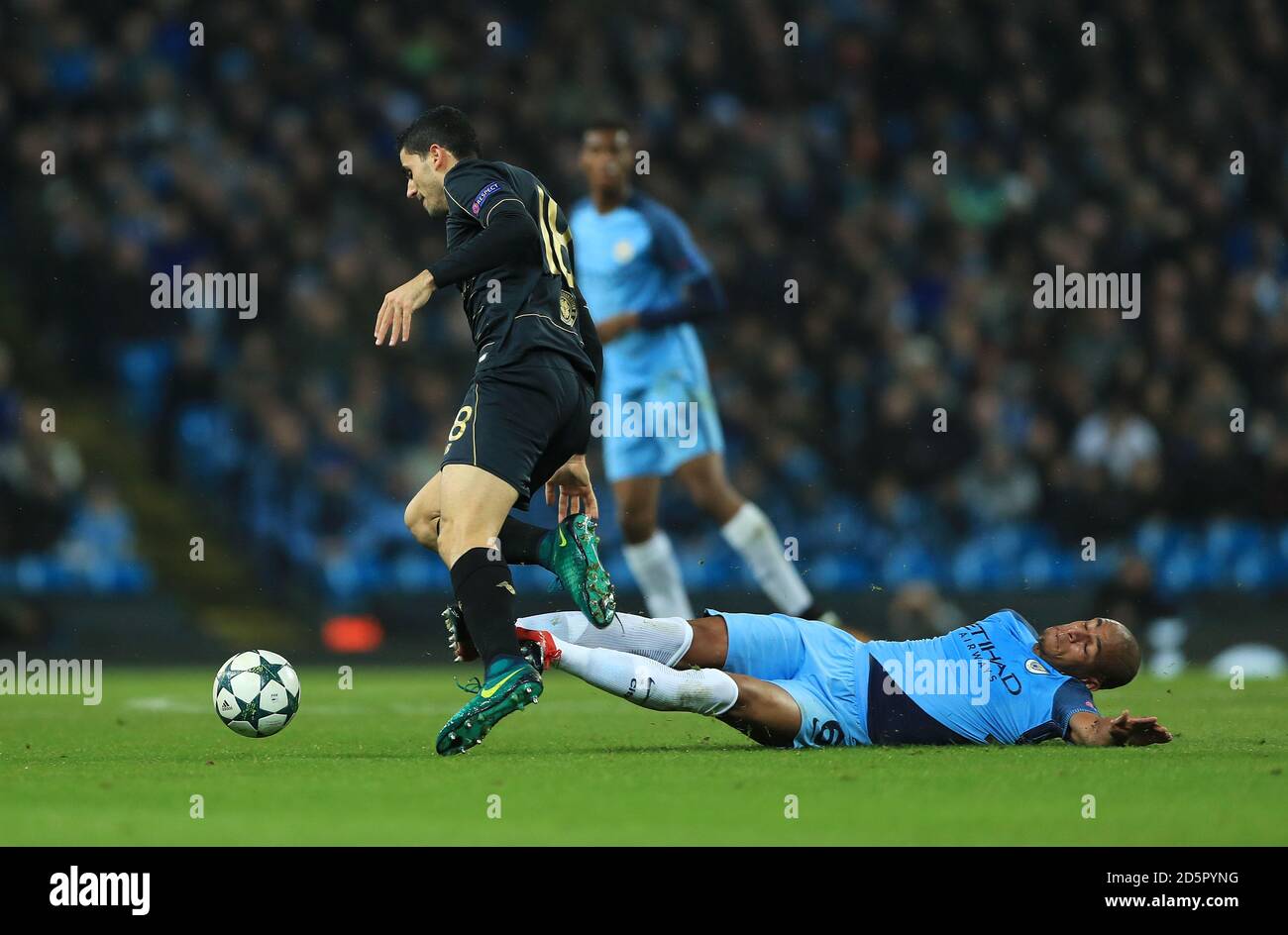 4,480 Tom Rogic Photos & High Res Pictures - Getty Images