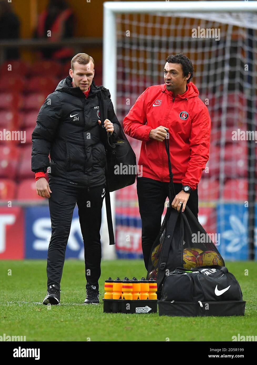 English league science staff hi-res stock photography and images - Alamy