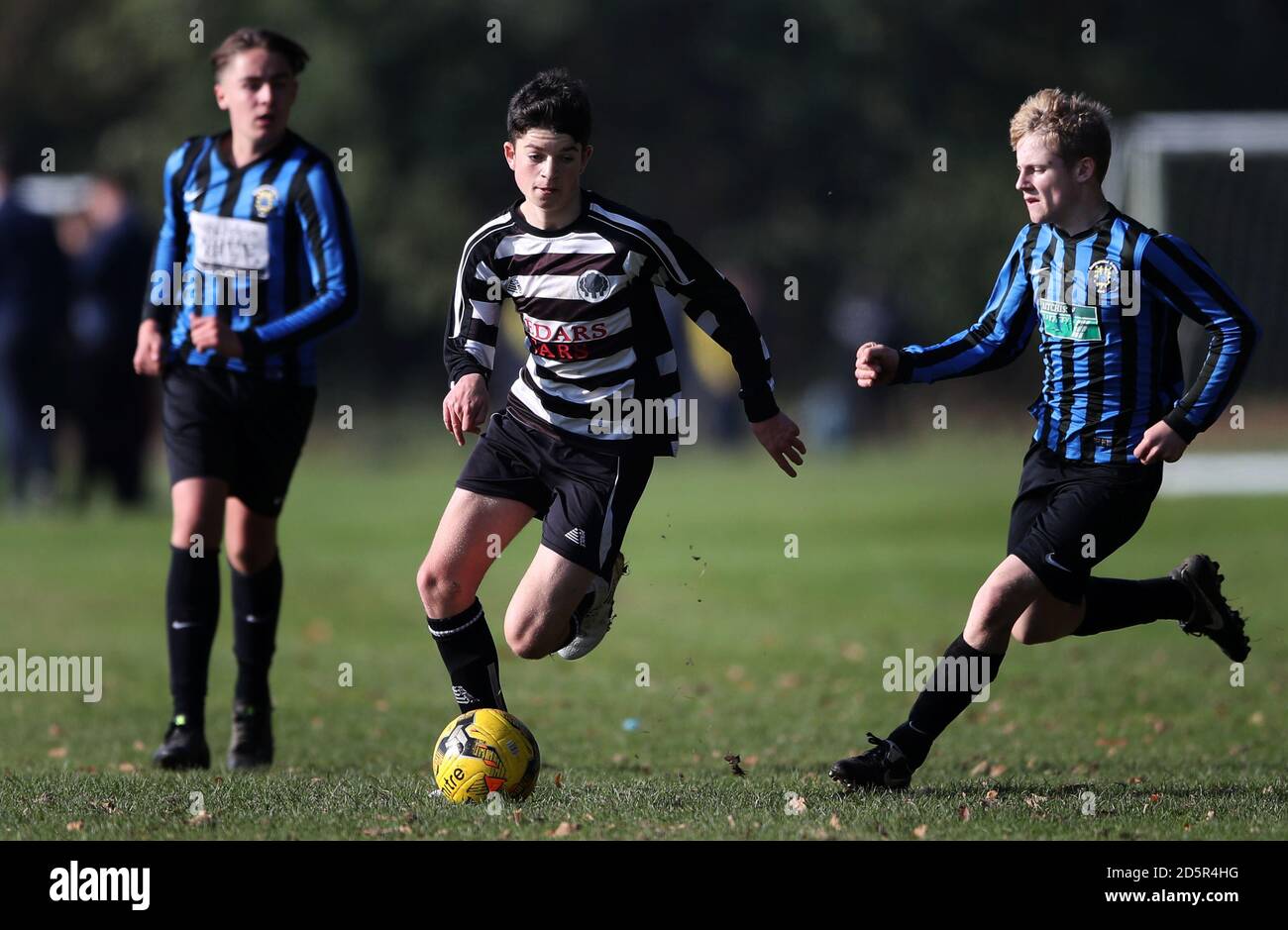 Chorleywood Common Youth Hurricane U15's (black and white kit) v Berkhamsted Raiders Black U15's (blue and black kit) at Chorleywood House, Hertfordshire.  Stock Photo