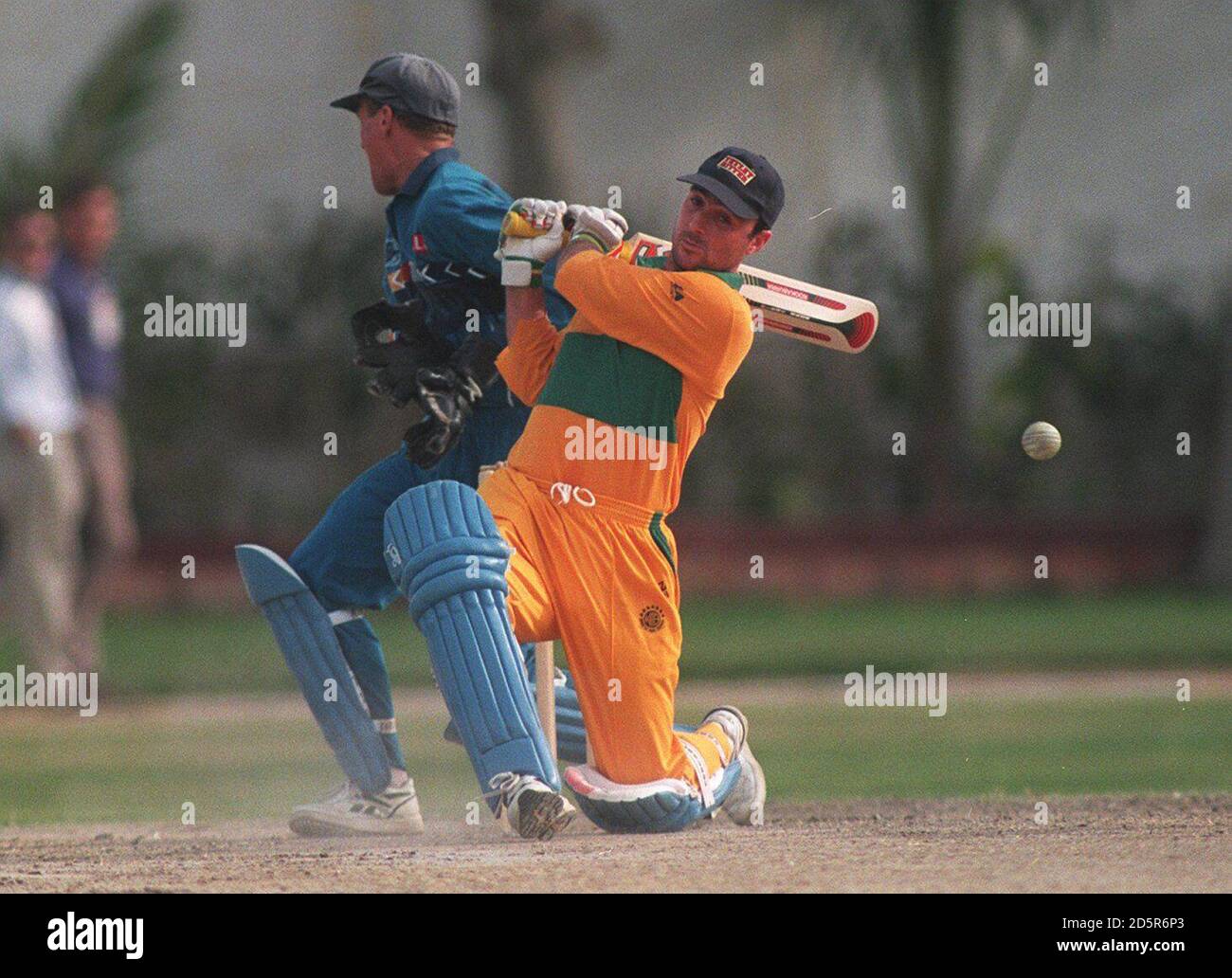 Graham Thorpe (right) playing for Karachi Gymkhana against England Stock Photo