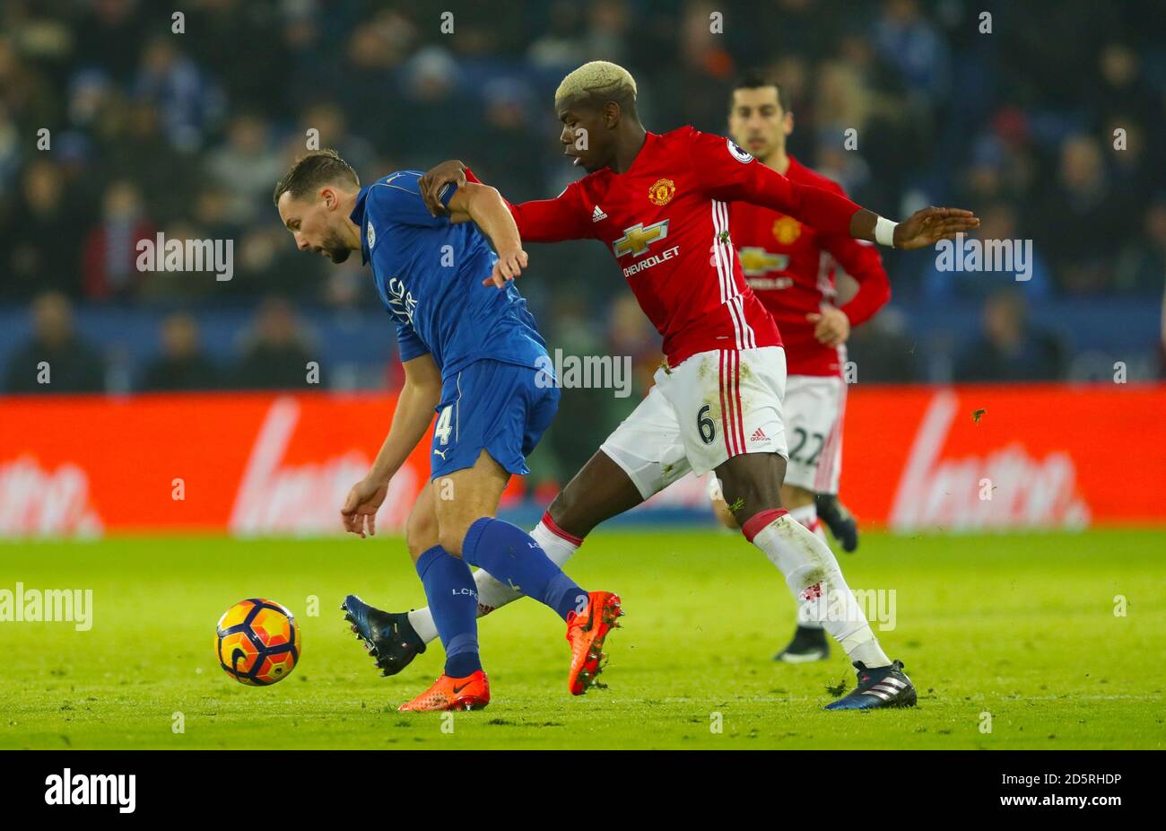 Leicester City's Daniel Drinkwater (left) and Manchester United's Paul Pogba battle for the ball Stock Photo