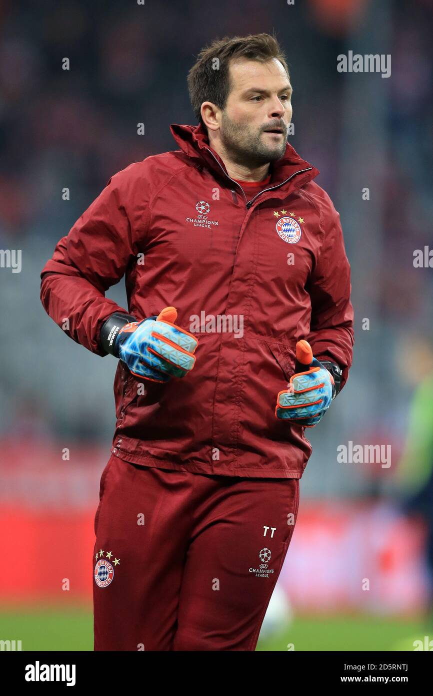 Bayern Munich goalkeeping coach Toni Tapalovic Stock Photo - Alamy