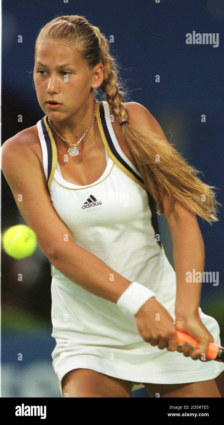 Russia's Anna Kournikova against France's Mary Pierce. Kournikova lost 0-6, 4-6. Stock Photo