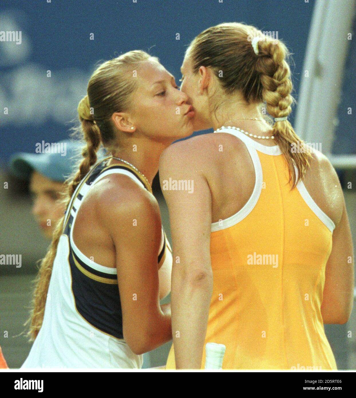 France's Mary Pierce against Russia's Anna Kournikova. Pierce won 6-0, 6-4. Stock Photo