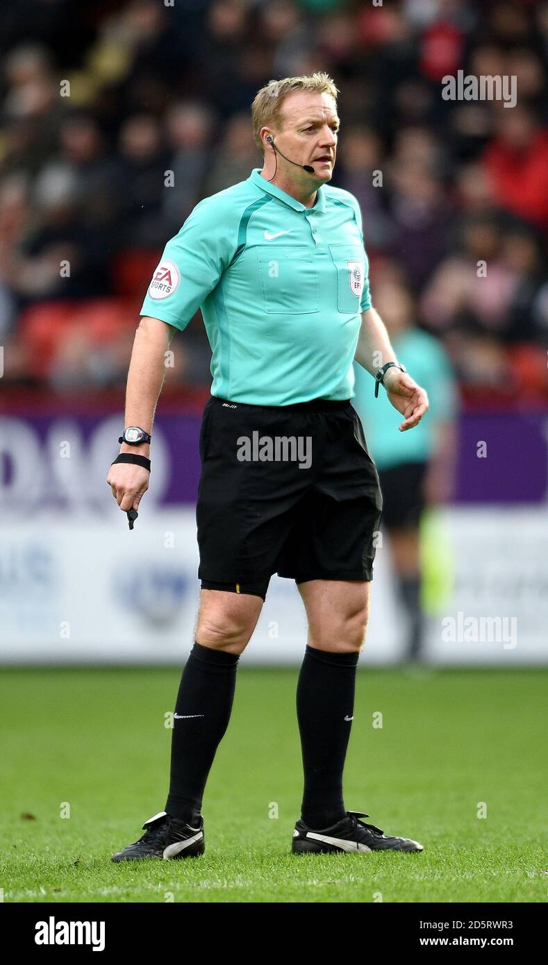 Match referee Trevor Kettle Stock Photo Alamy