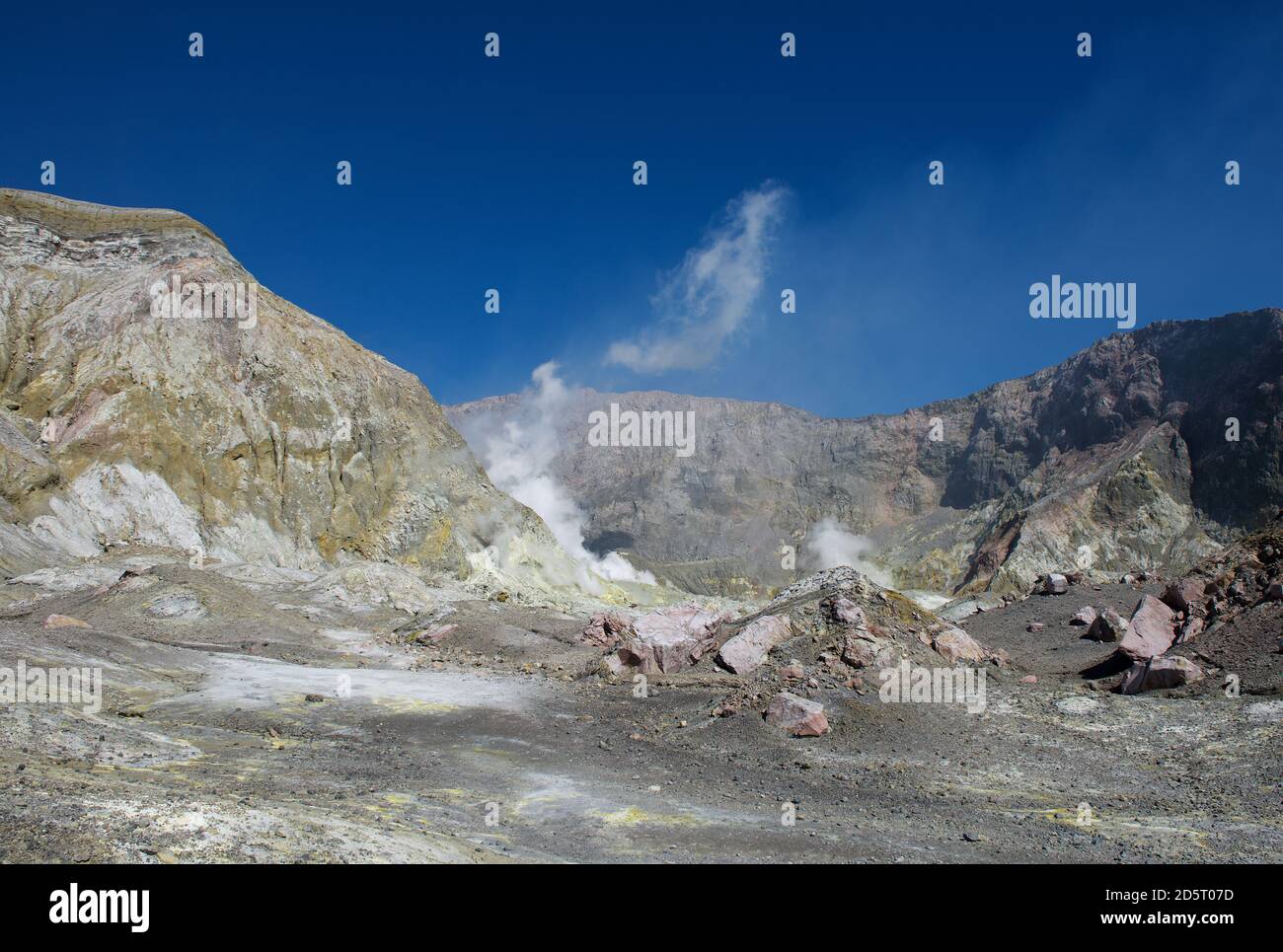 White Island Whakaari An Active Andesite Stratovolcano Situated 48 Km 30 Mi From The East 5160