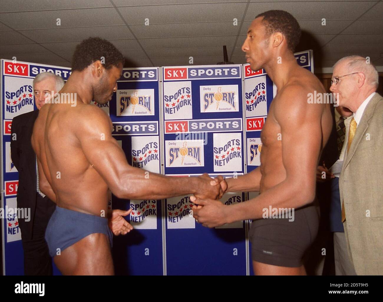 Carl Thompson Boxing : Comment Boxer – AZZU