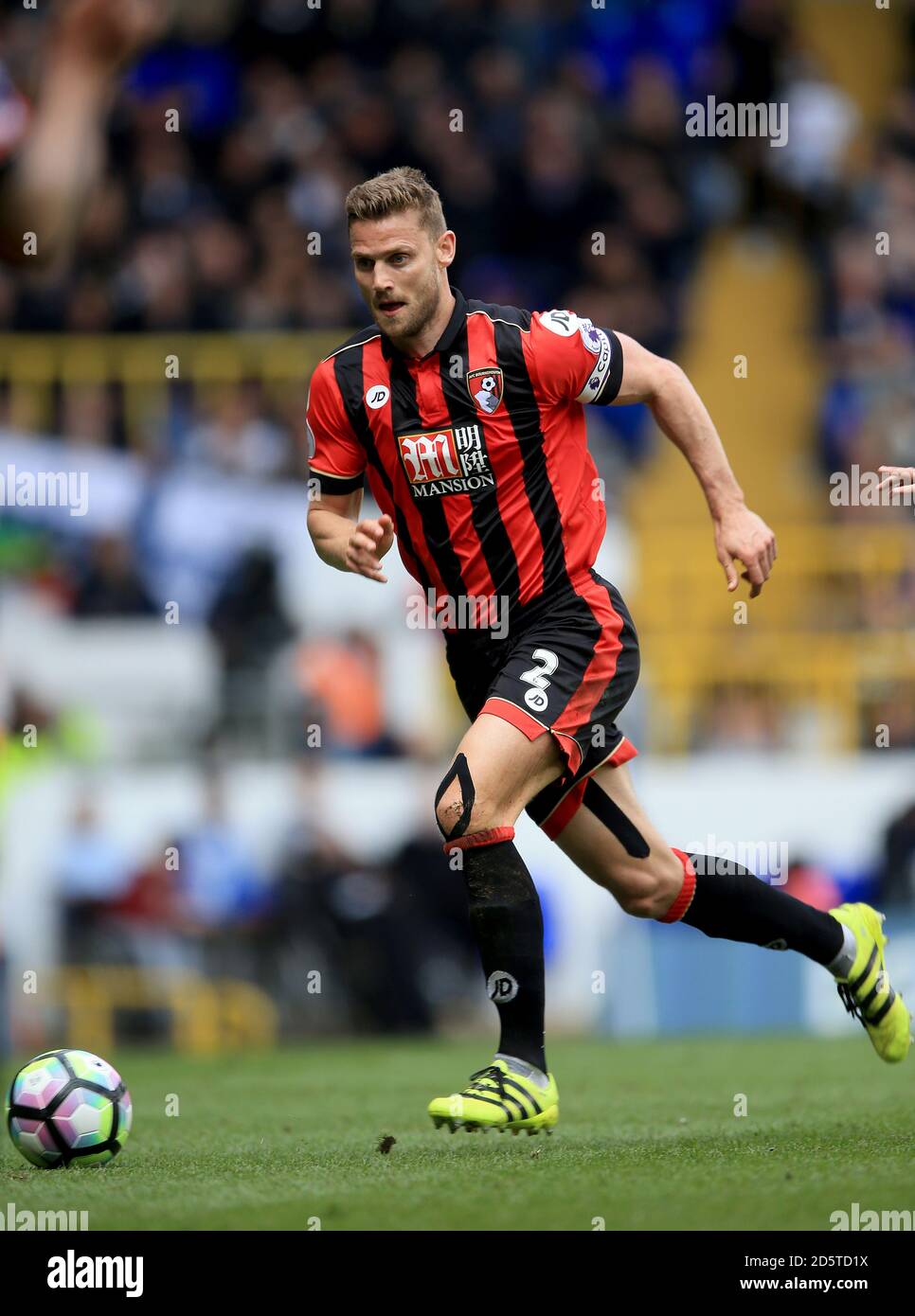 Afc Bournemouths Simon Francis Stock Photo Alamy