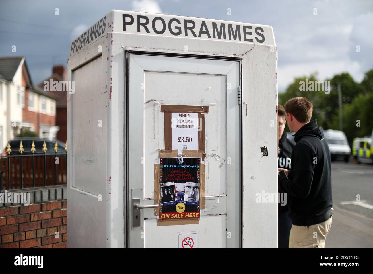 Football programme booth hi-res stock photography and images - Alamy
