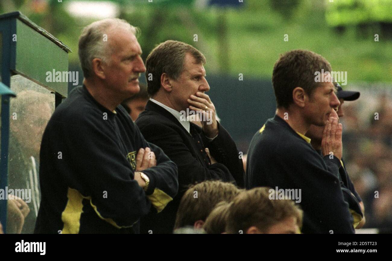 An anxious Joe Royle watches from the bench Stock Photo - Alamy