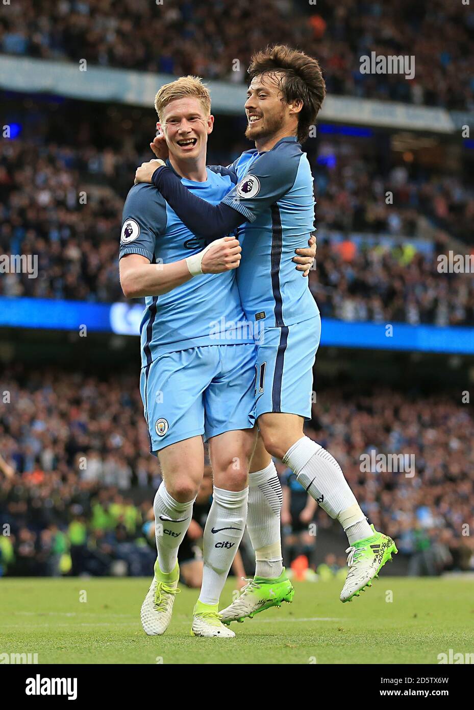 Manchester City's Kevin De Bruyne (left) and Manchester City's David
