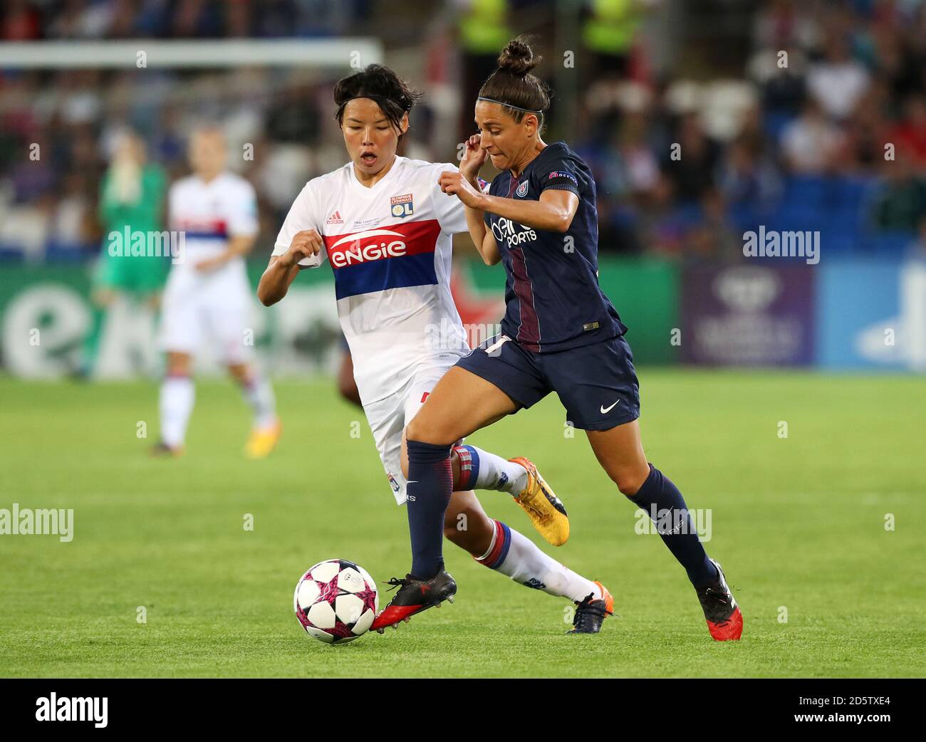 Lyon's Saki Kumagai (left) and Paris SaintGermain's Veronica Boquete