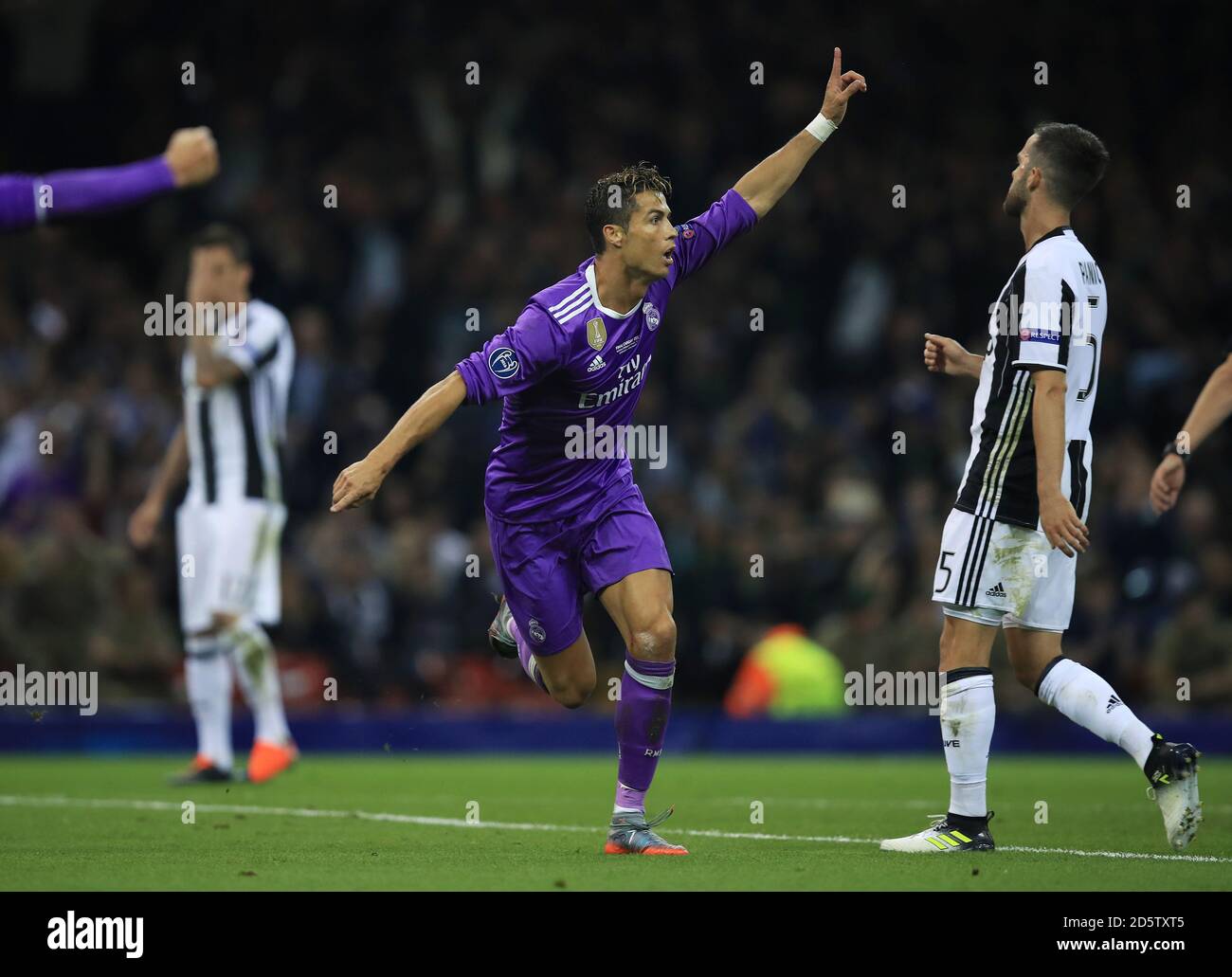 Cristiano ronaldo goal 2017 hi-res stock photography and images - Alamy