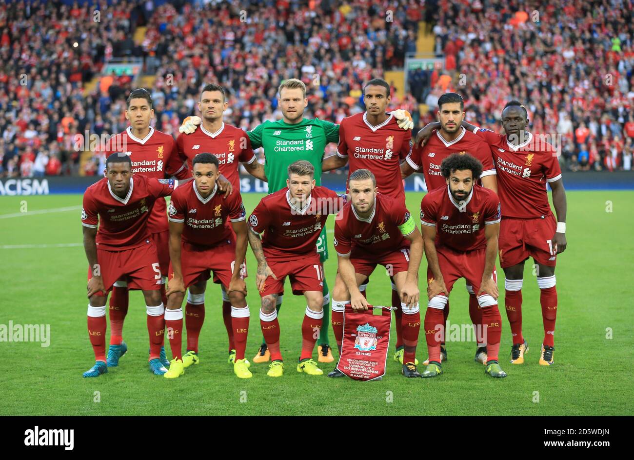 Liverpool team group hi-res stock photography and images - Alamy
