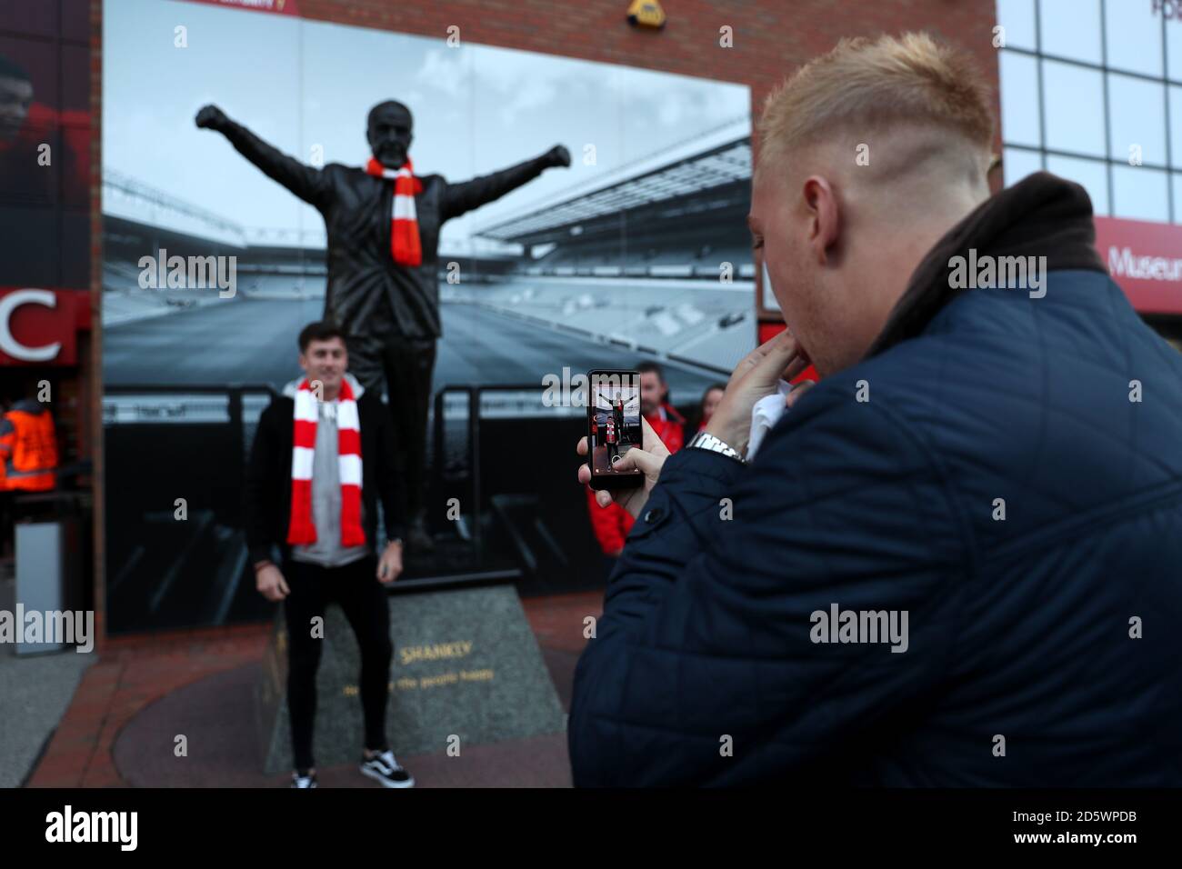 Statue outside anfield hires stock photography and images Alamy