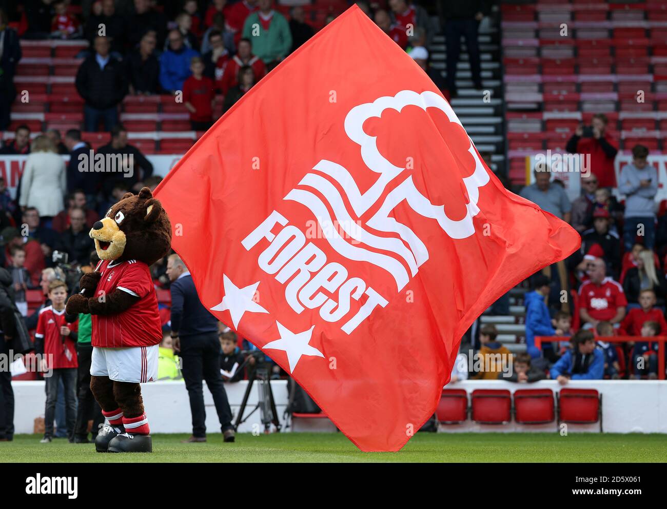 Nottingham forest mascot hires stock photography and images Alamy