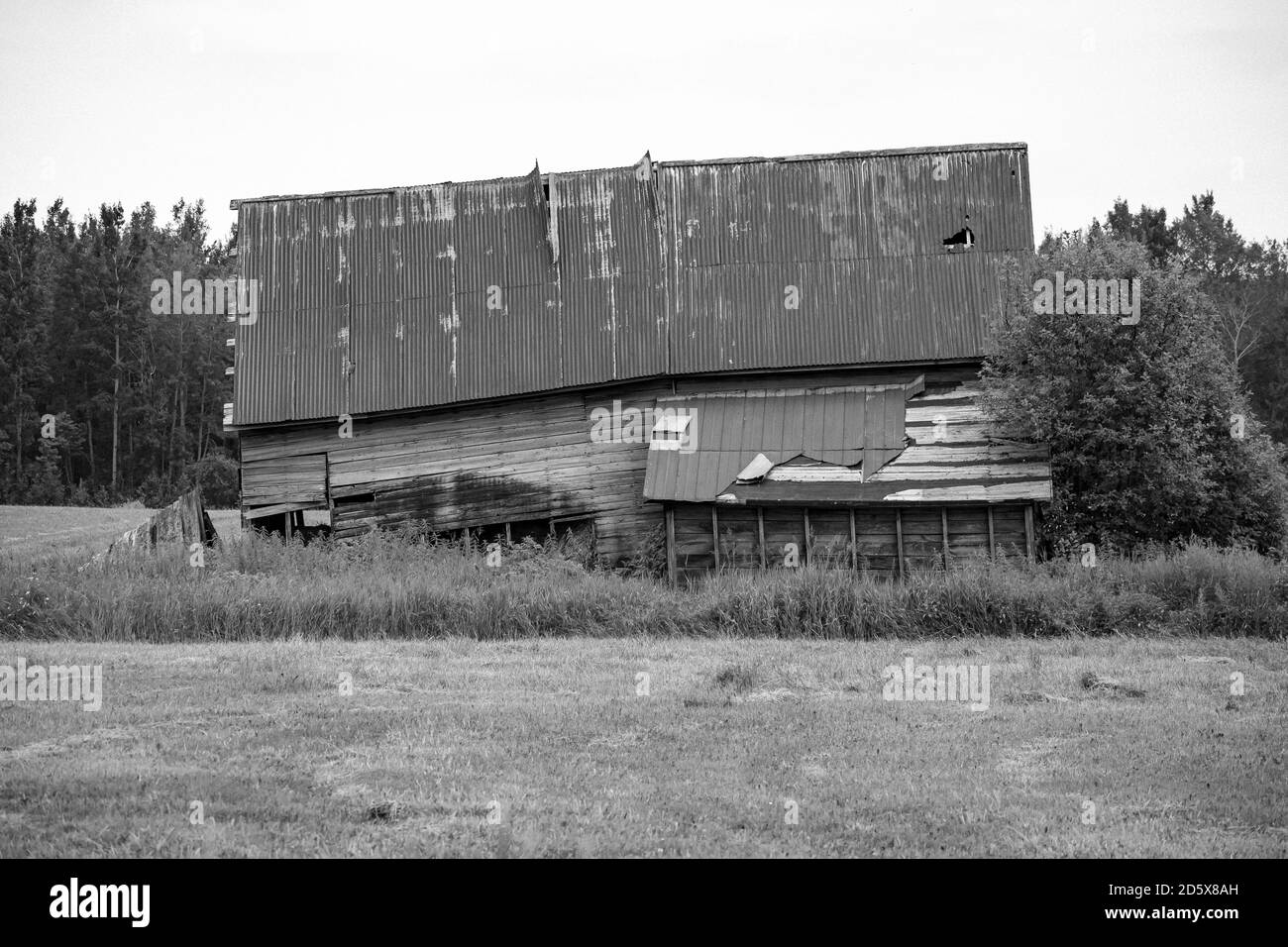 Old barn scenic landscape Black and White Stock Photos & Images - Alamy
