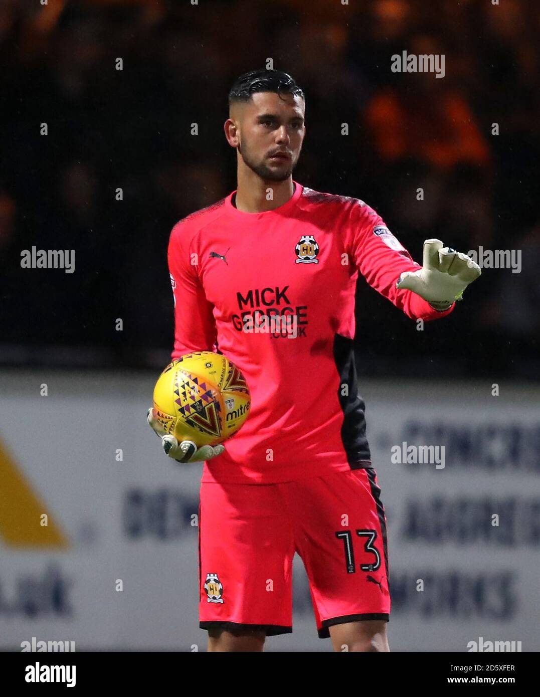 Cambridge United goalkeeper Dimitar Mitov Stock Photo - Alamy