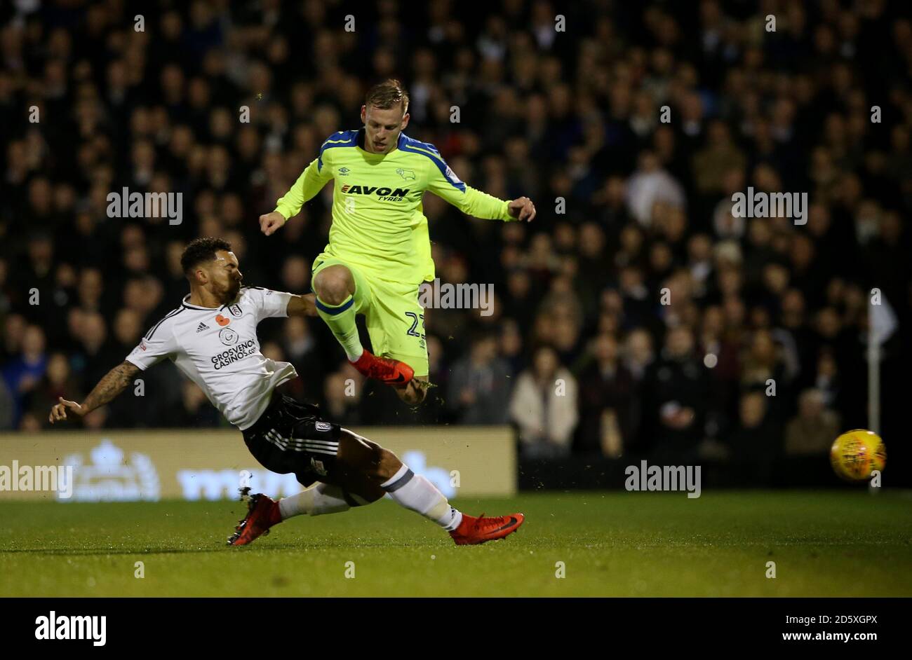 Fulham's Ryan Fredericks (left) attempts to tackle Derby County's Matej Vydra Stock Photo
