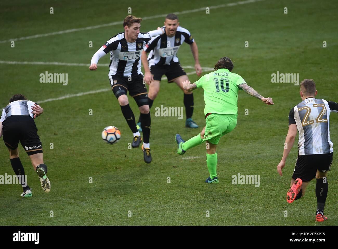 Rob Sinclair Runner Oxford City's Rob Sinclair scores the equalising goal Stock Photo - Alamy
