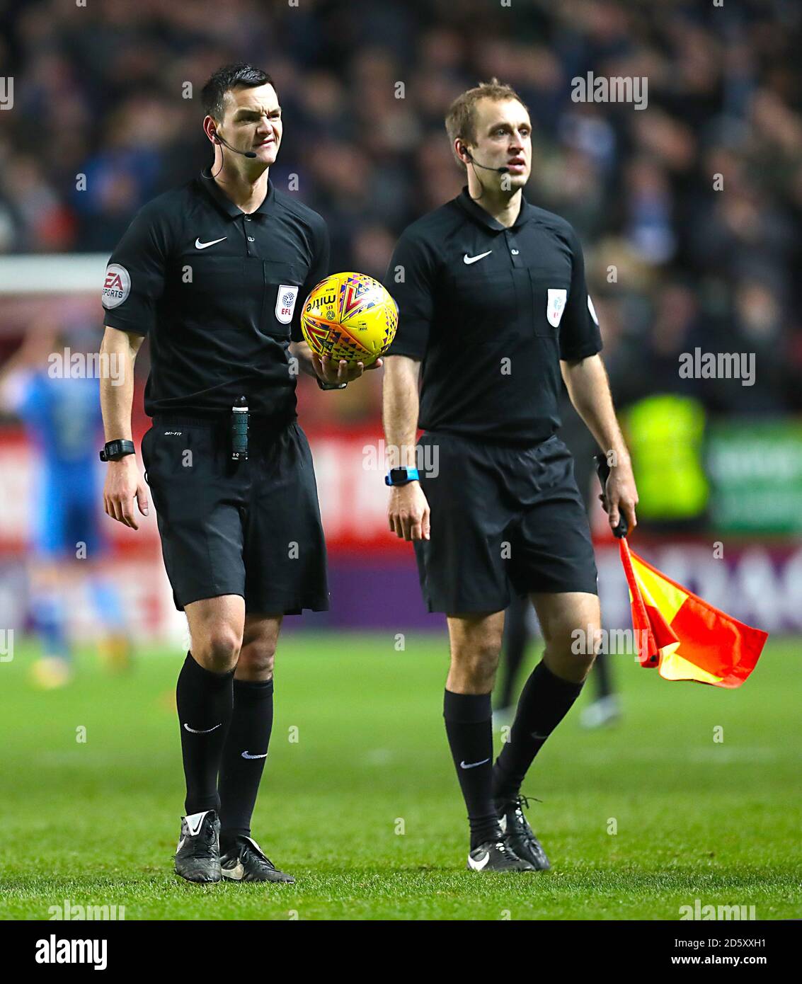 Soccer andrew madley hires stock photography and images Alamy