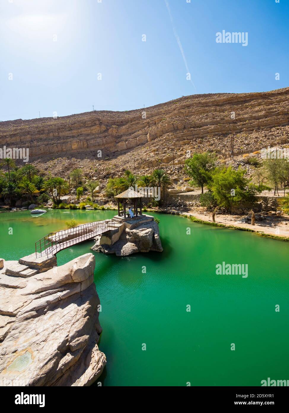Oman, Sharqiyah, pavilion on rock at Wadi Bani Khalid Stock Photo