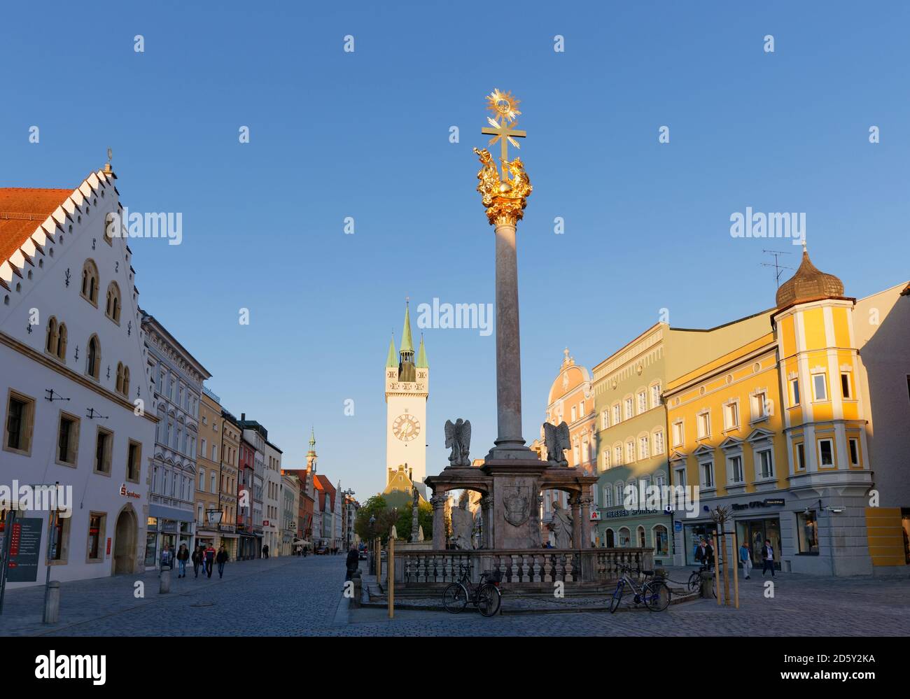 Germany, Bavaria, Lower Bavaria, Straubing, Theresienplatz square with Trinity column Stock Photo